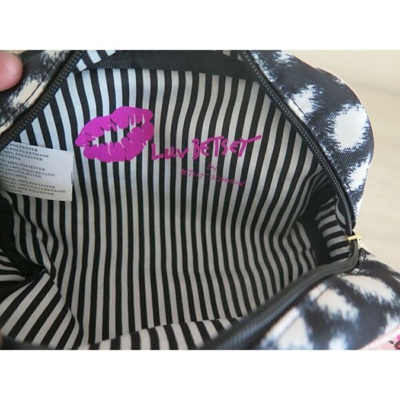 LUV BETSEY JOHNSON LBREESE Black White Leopard Cosmetic Make Up Case - Picture 7 of 9